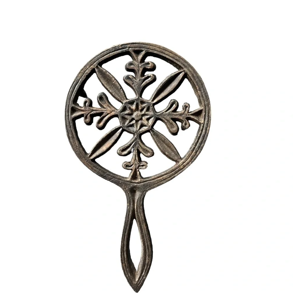 Vintage Cast Iron Footed Trivet #544 / Ornate black kitchen decor